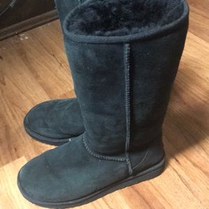 Tall black Ugg’s size 9!!